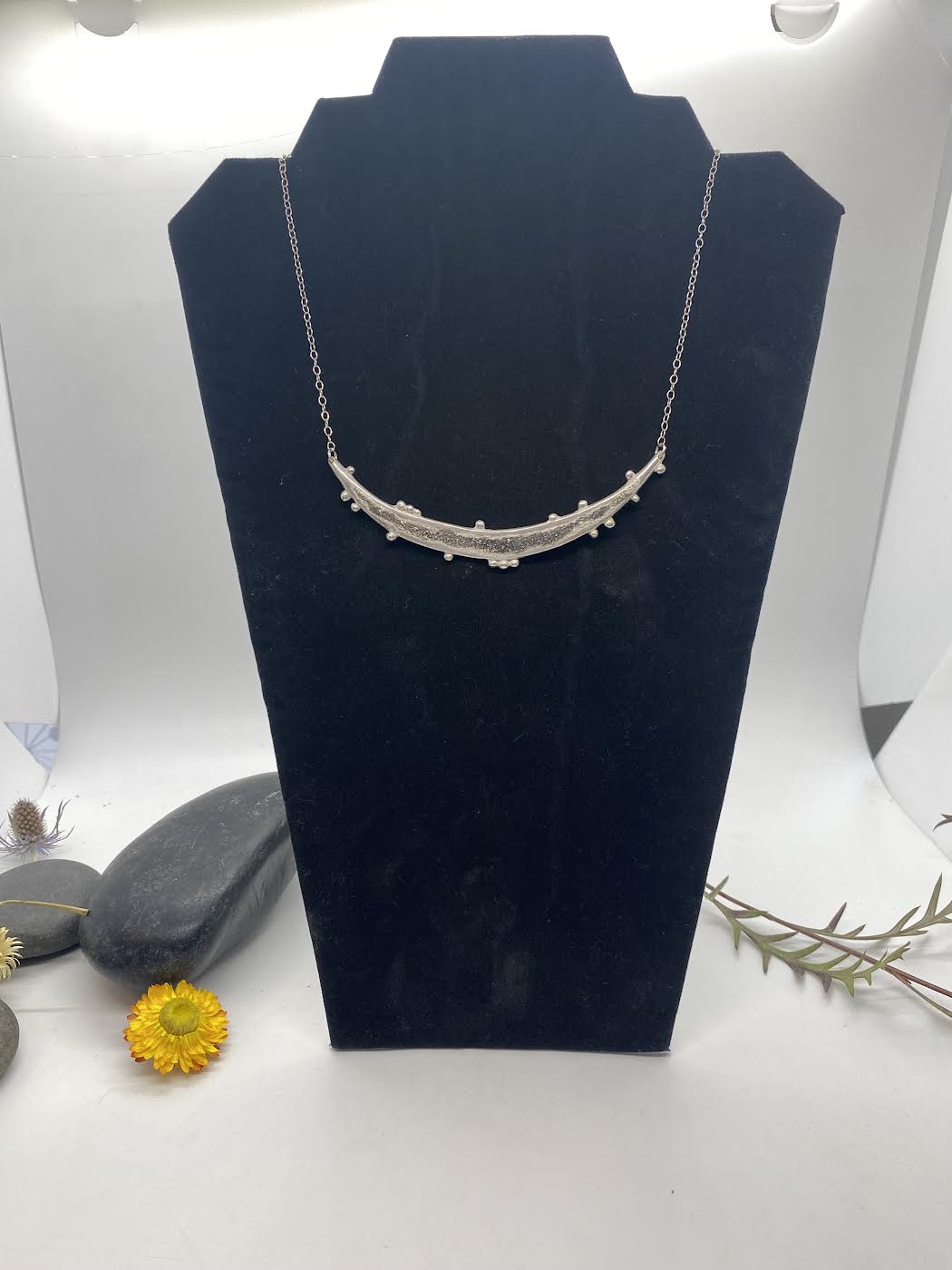 Zier- Large Dust and Dots Necklace