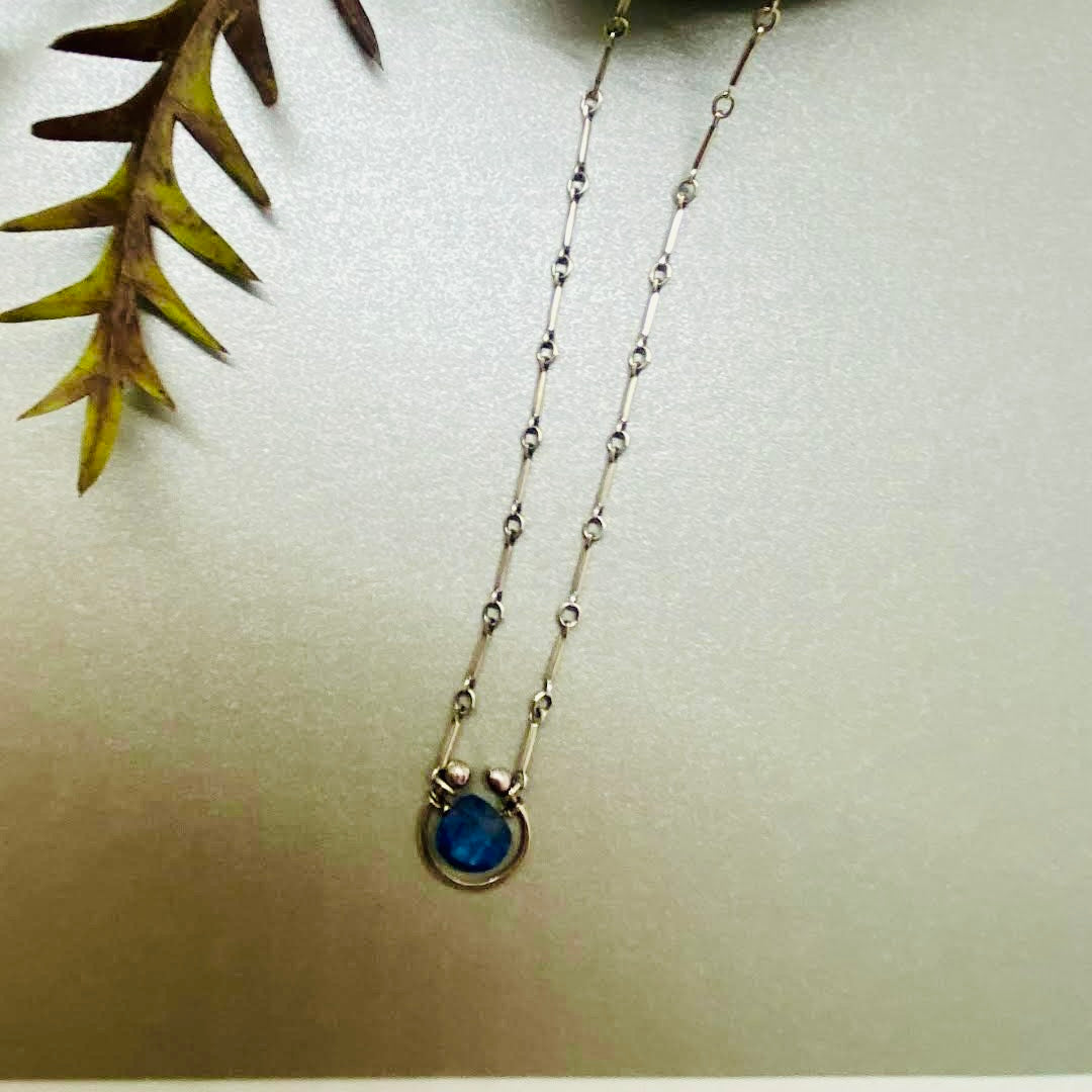 Zuzko- Necklace- Horseshoe