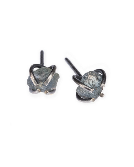 BethA- Ear- Eleanor Posts- ES048