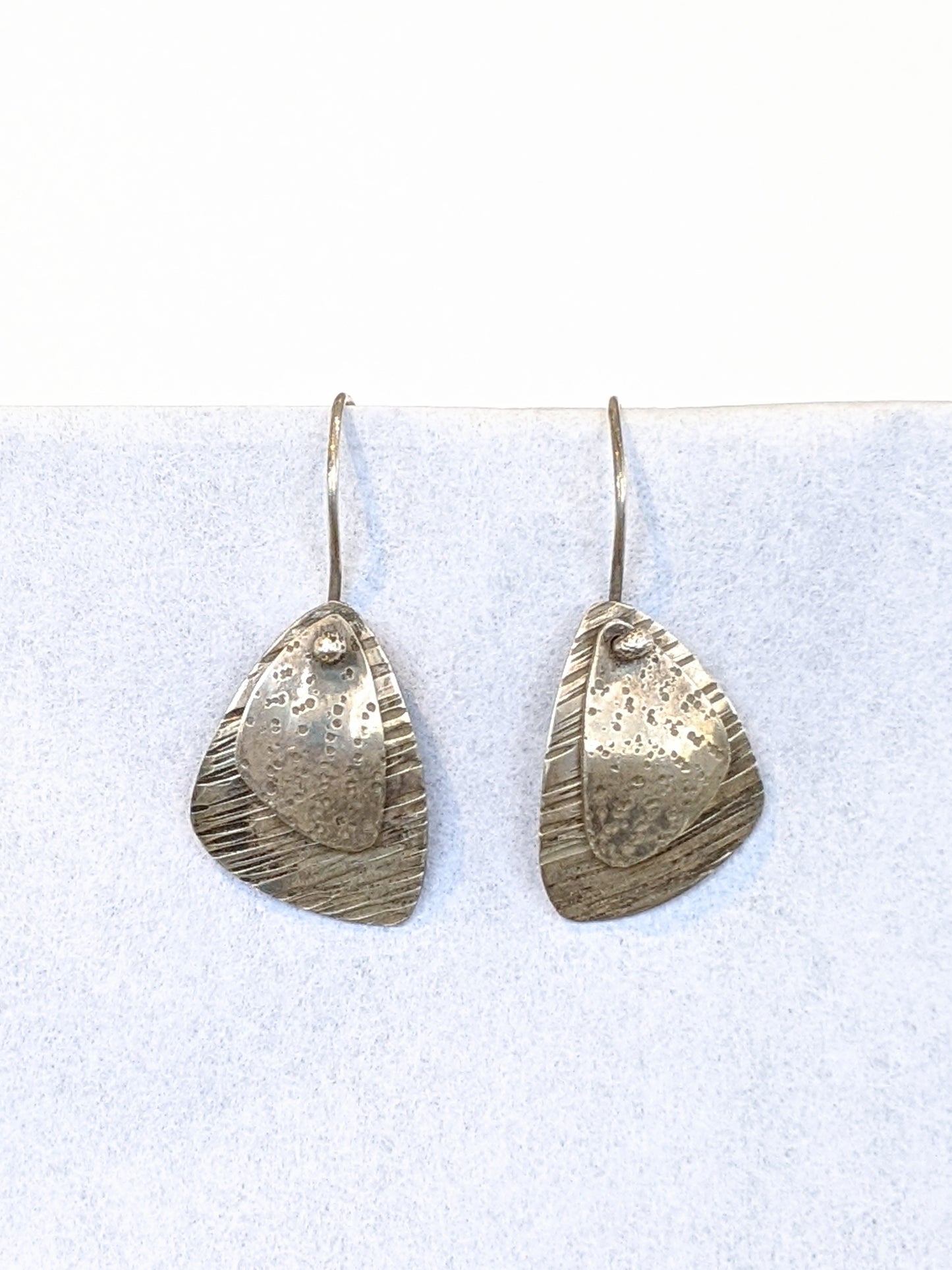 BethA- Ear- Ovrlaid Texture Triangles 1.5" ES004