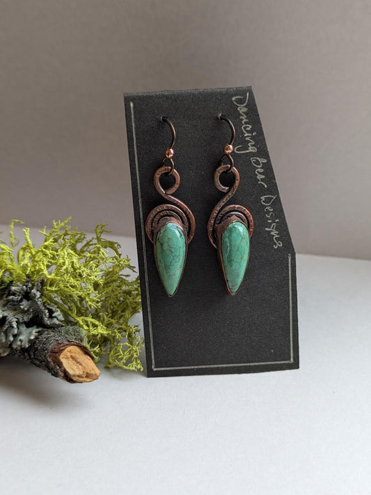 DancingB- Ear- Swirl-   41- Green Turq w/Cppr