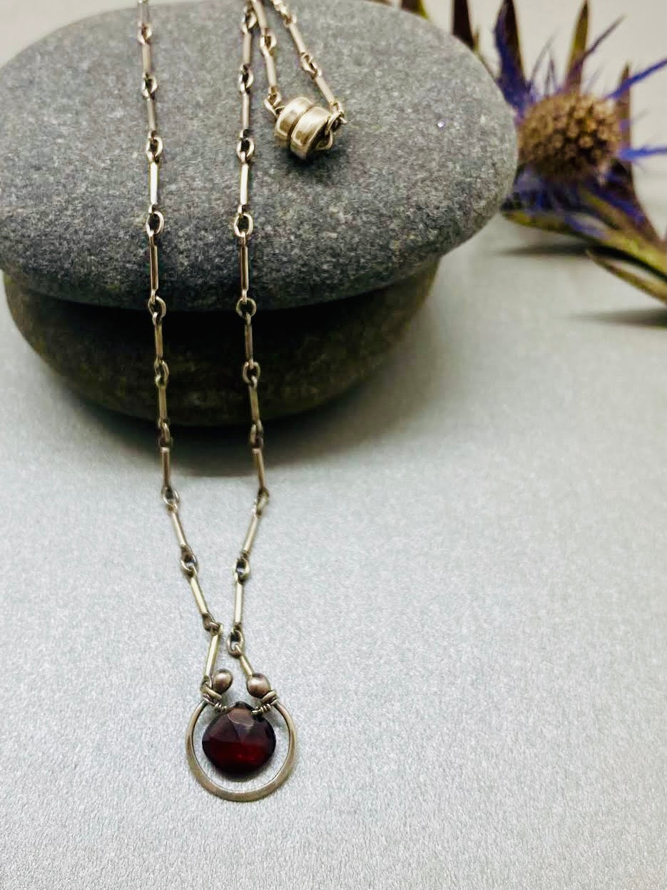 Zuzko- Necklace- Horseshoe