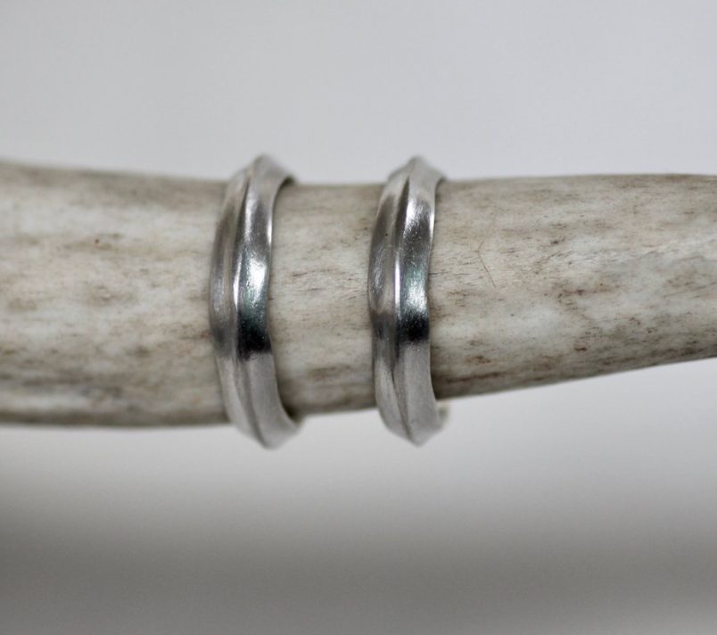 Indian Paintbrush-Ear- Silver- Ridge Hoops- E1247