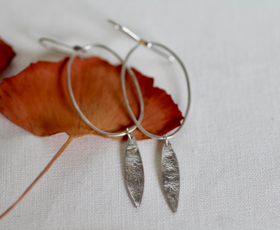 Indian Paintbrush-Ear-Willow Hoops E1186