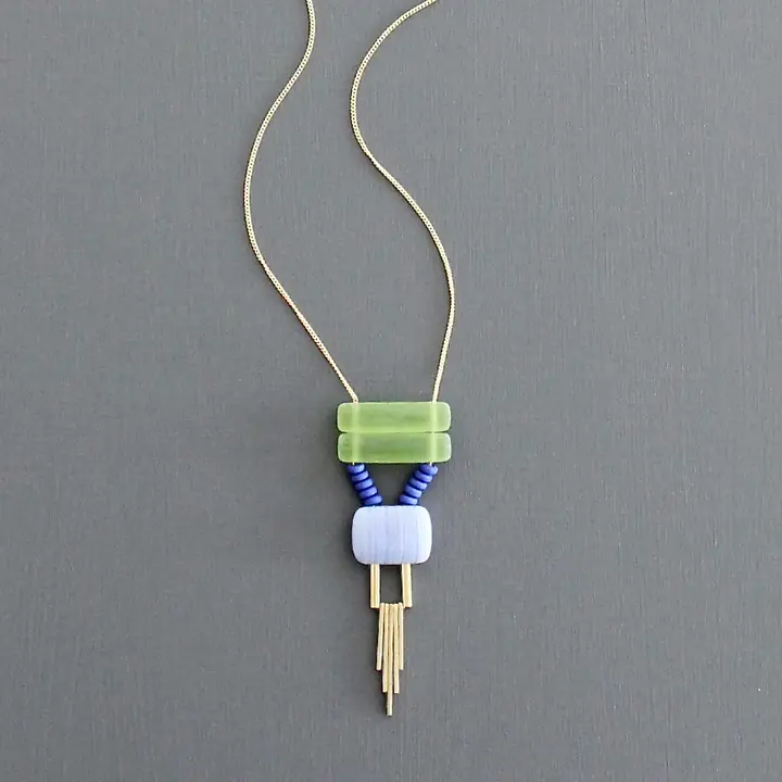 Geometric Necklaces