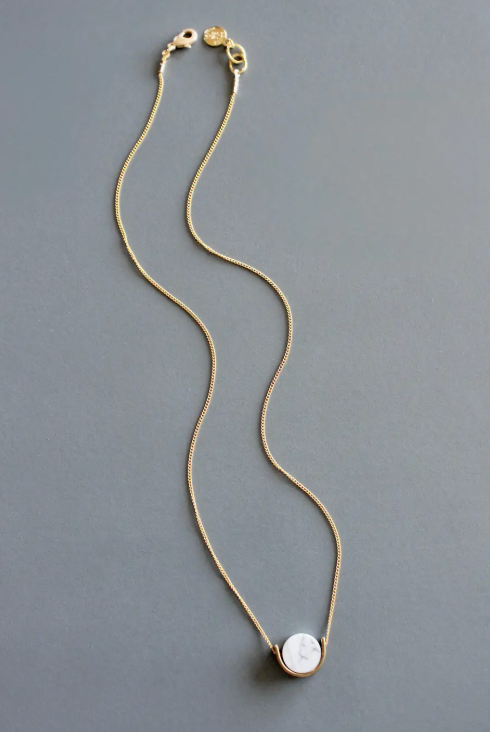 Geometric Necklaces