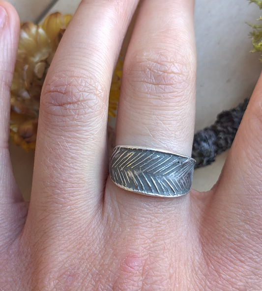 SierraE-Ring-Herringbone