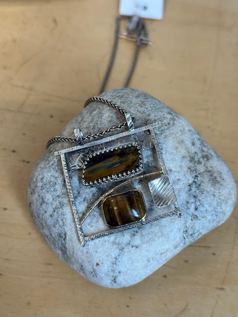 Stone Pendant Necklaces